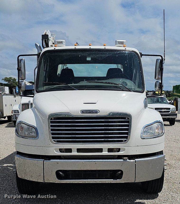 image for item DS4702 2012 Freightliner Business Class M2 crane truck