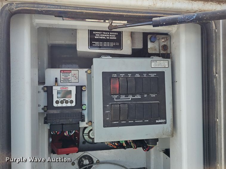 image for item DS4702 2012 Freightliner Business Class M2 crane truck