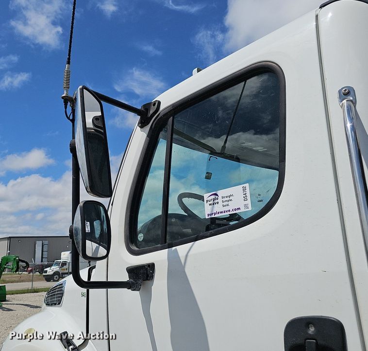 image for item DS4702 2012 Freightliner Business Class M2 crane truck