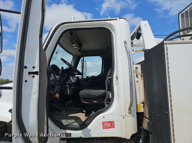 image for item DS4702 2012 Freightliner Business Class M2 crane truck