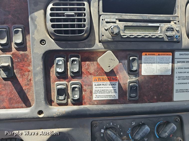 image for item DS4702 2012 Freightliner Business Class M2 crane truck