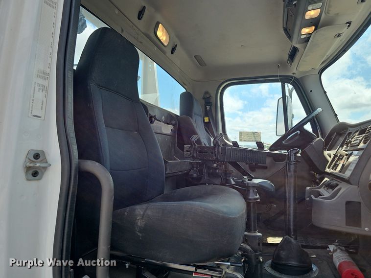 image for item DS4702 2012 Freightliner Business Class M2 crane truck