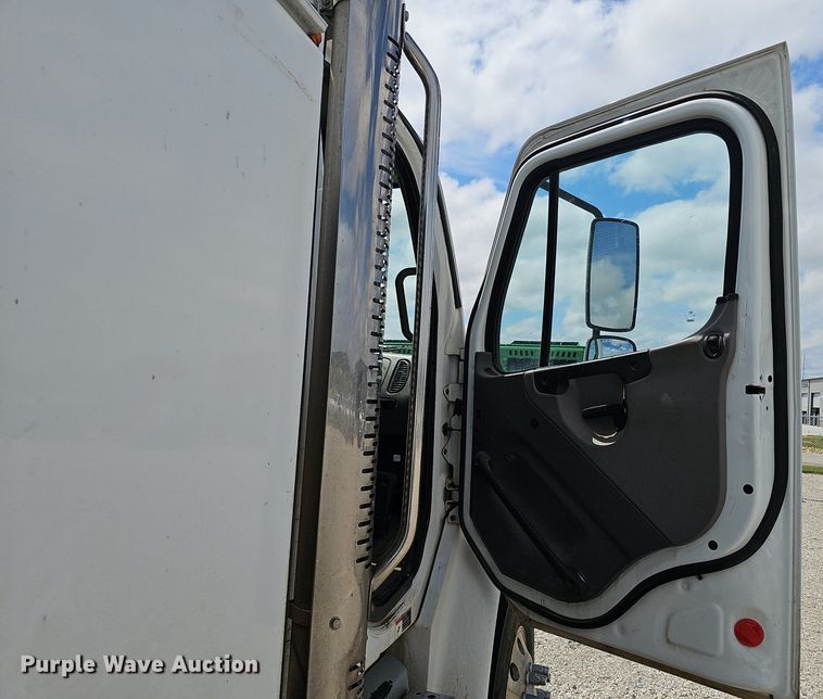 image for item DS4702 2012 Freightliner Business Class M2 crane truck