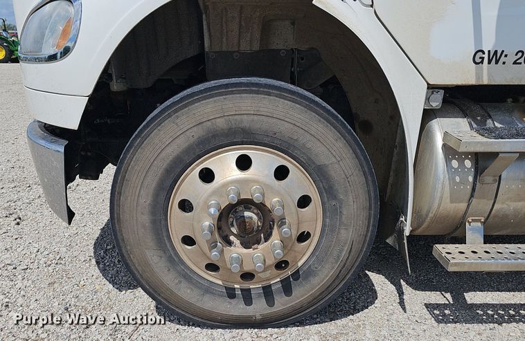 image for item DS4702 2012 Freightliner Business Class M2 crane truck