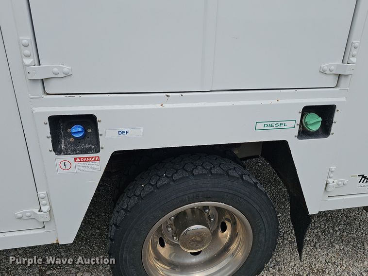 image for item DS4705 2014 Ford F550 Super Duty utility / service truck