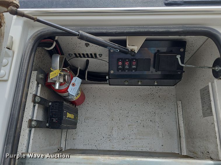 image for item DS4705 2014 Ford F550 Super Duty utility / service truck