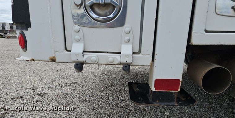 image for item DS4705 2014 Ford F550 Super Duty utility / service truck
