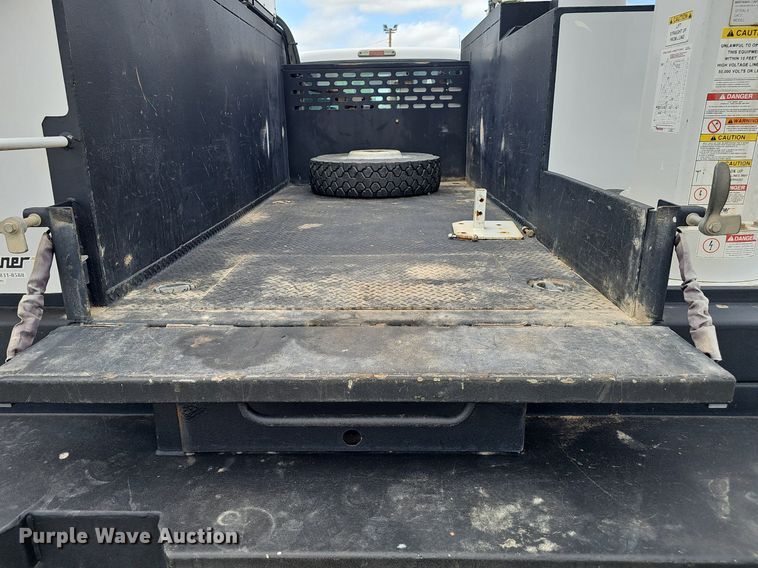 image for item DS4705 2014 Ford F550 Super Duty utility / service truck