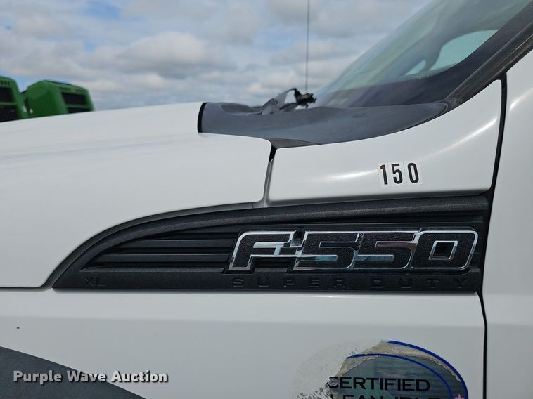 image for item DS4705 2014 Ford F550 Super Duty utility / service truck