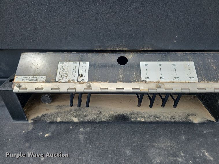 image for item DS4705 2014 Ford F550 Super Duty utility / service truck