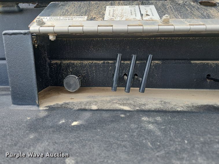 image for item DS4705 2014 Ford F550 Super Duty utility / service truck