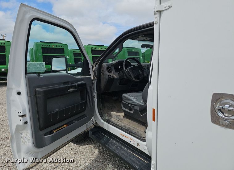 image for item DS4705 2014 Ford F550 Super Duty utility / service truck
