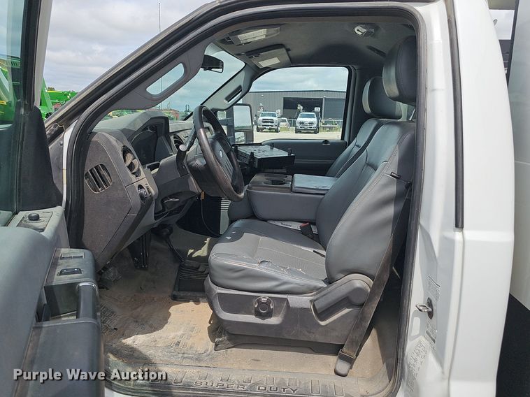 image for item DS4705 2014 Ford F550 Super Duty utility / service truck