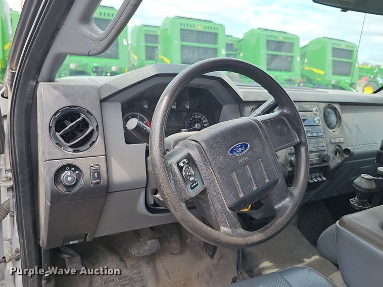 image for item DS4705 2014 Ford F550 Super Duty utility / service truck