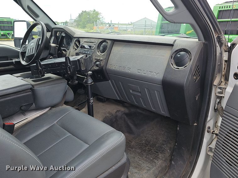 image for item DS4705 2014 Ford F550 Super Duty utility / service truck