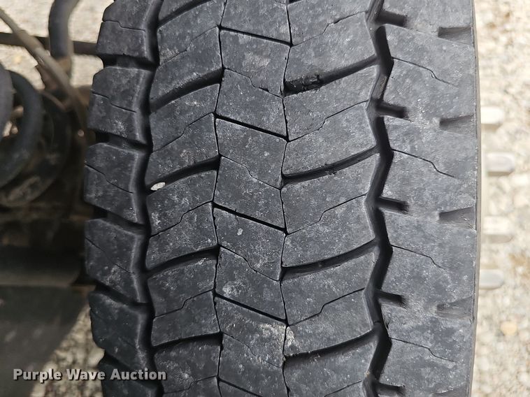 image for item DS4705 2014 Ford F550 Super Duty utility / service truck