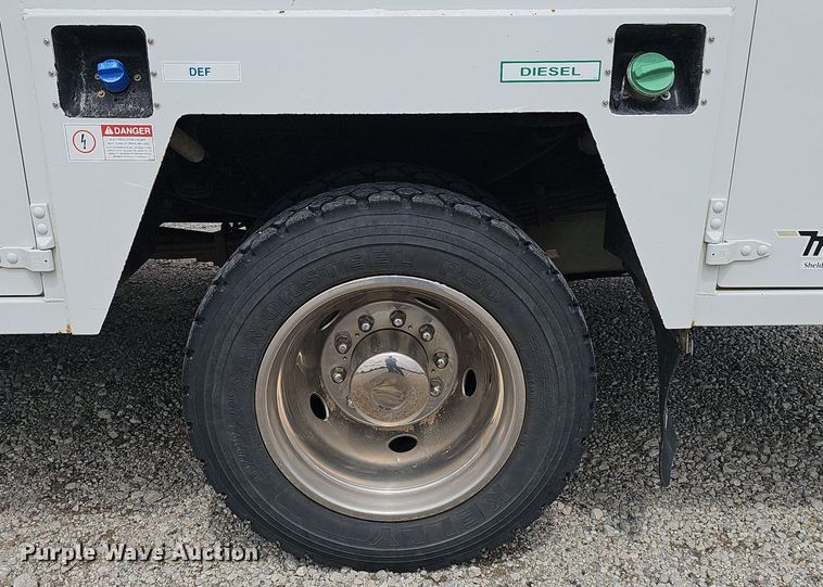 image for item DS4705 2014 Ford F550 Super Duty utility / service truck