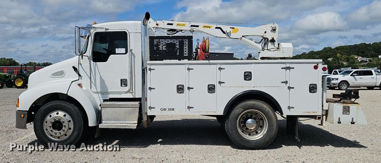 image for item DS4708 2000 Kenworth T300 utility / service truck