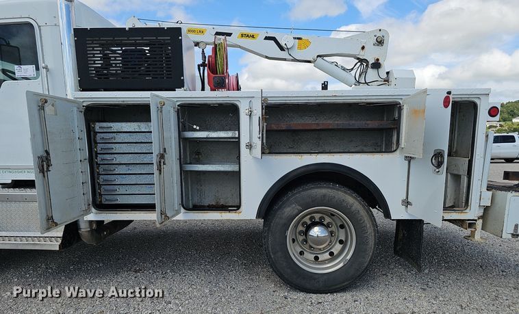 image for item DS4708 2000 Kenworth T300 utility / service truck