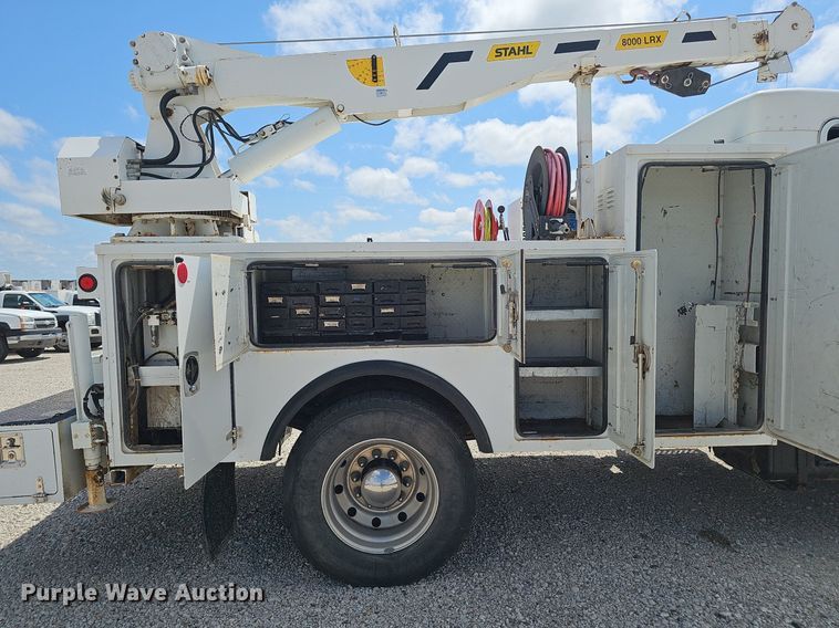 image for item DS4708 2000 Kenworth T300 utility / service truck