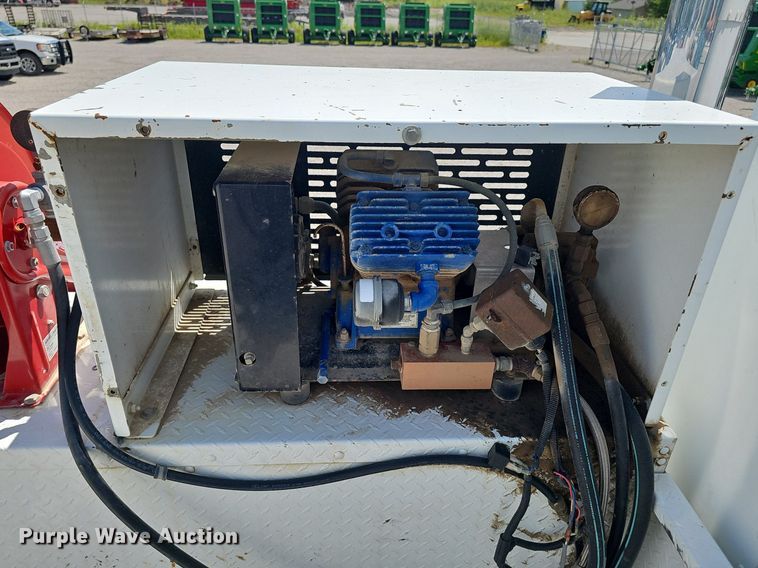 image for item DS4708 2000 Kenworth T300 utility / service truck