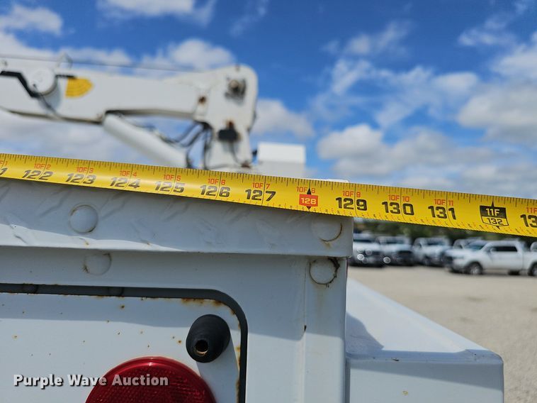 image for item DS4708 2000 Kenworth T300 utility / service truck