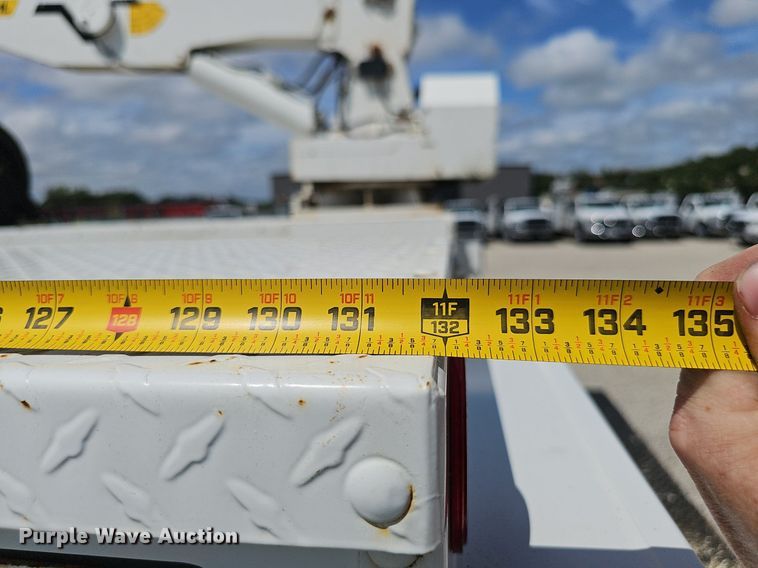 image for item DS4708 2000 Kenworth T300 utility / service truck