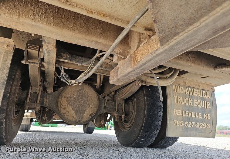 image for item DS4708 2000 Kenworth T300 utility / service truck