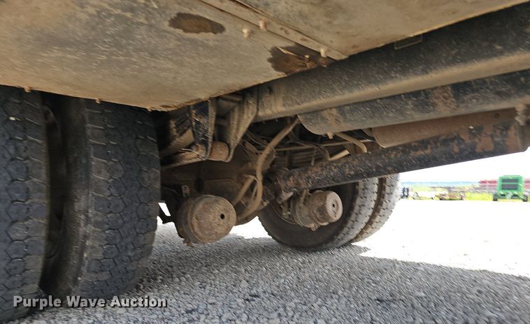 image for item DS4708 2000 Kenworth T300 utility / service truck