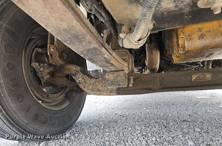 image for item DS4708 2000 Kenworth T300 utility / service truck