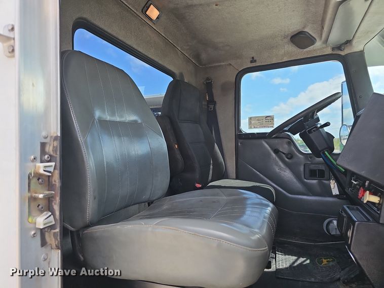 image for item DS4708 2000 Kenworth T300 utility / service truck