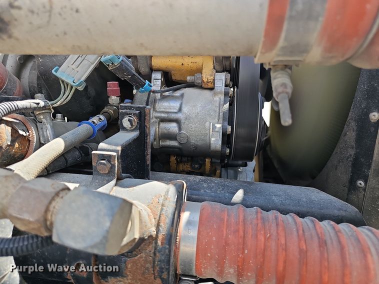 image for item DS4708 2000 Kenworth T300 utility / service truck