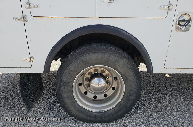 image for item DS4708 2000 Kenworth T300 utility / service truck