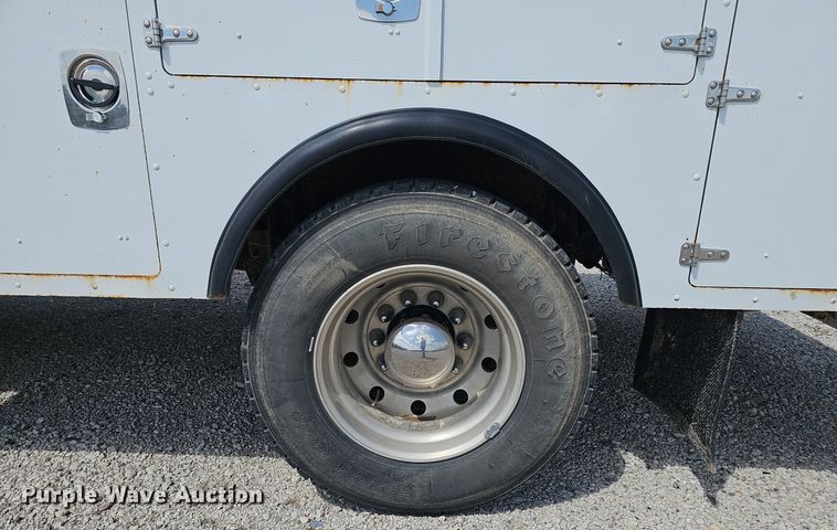 image for item DS4708 2000 Kenworth T300 utility / service truck