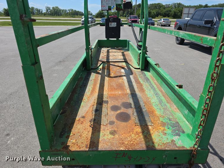 image for item DS4768 2015 Genie GS-1930 scissor lift