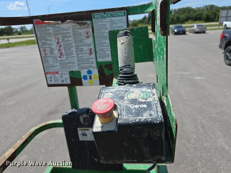 image for item DS4768 2015 Genie GS-1930 scissor lift