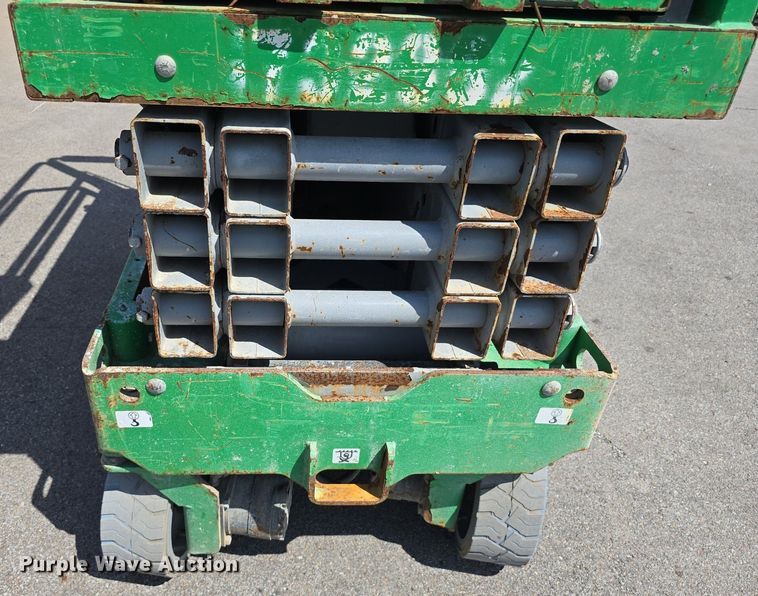 image for item DS4768 2015 Genie GS-1930 scissor lift