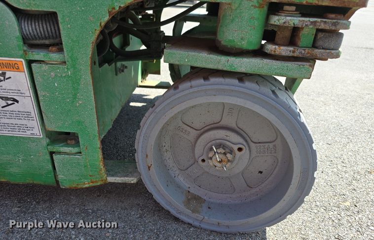 image for item DS4768 2015 Genie GS-1930 scissor lift