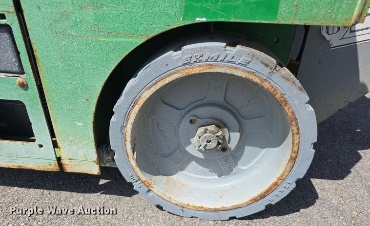 image for item DS4768 2015 Genie GS-1930 scissor lift