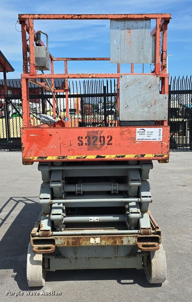image for item DS4769 2011 SkyJack SJIII-4632 scissor lift