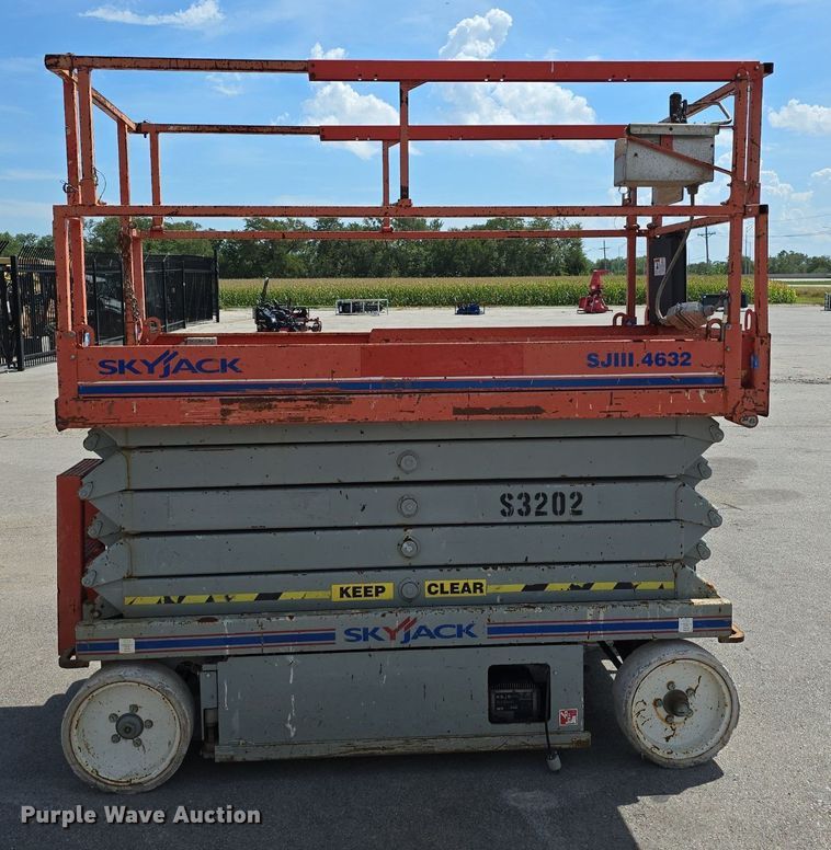 image for item DS4769 2011 SkyJack SJIII-4632 scissor lift