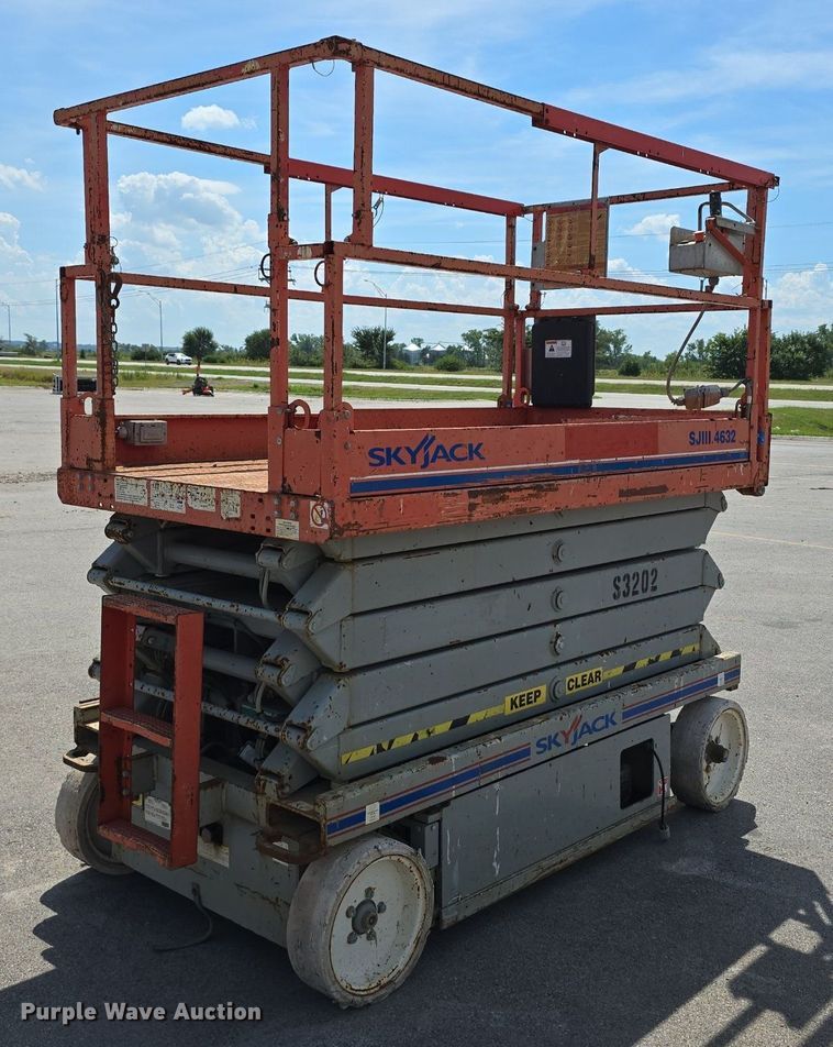 image for item DS4769 2011 SkyJack SJIII-4632 scissor lift