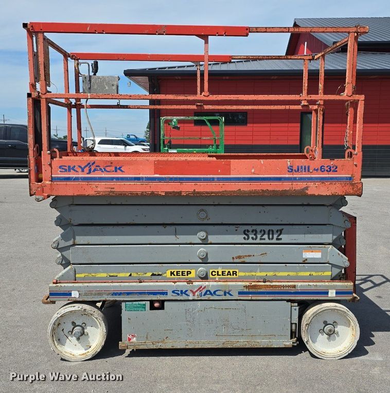 image for item DS4769 2011 SkyJack SJIII-4632 scissor lift