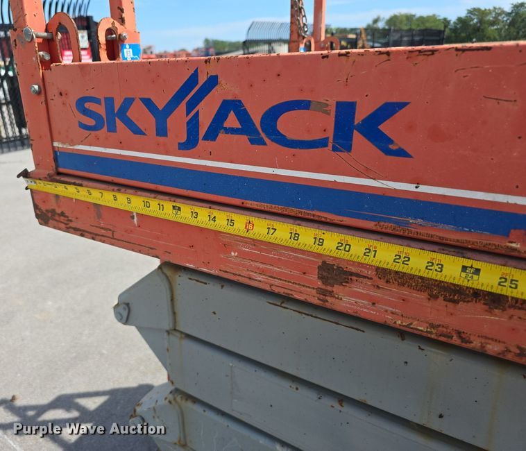 image for item DS4769 2011 SkyJack SJIII-4632 scissor lift