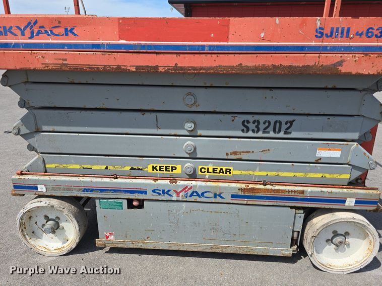 image for item DS4769 2011 SkyJack SJIII-4632 scissor lift