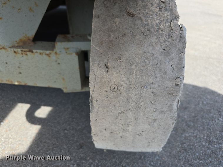 image for item DS4769 2011 SkyJack SJIII-4632 scissor lift