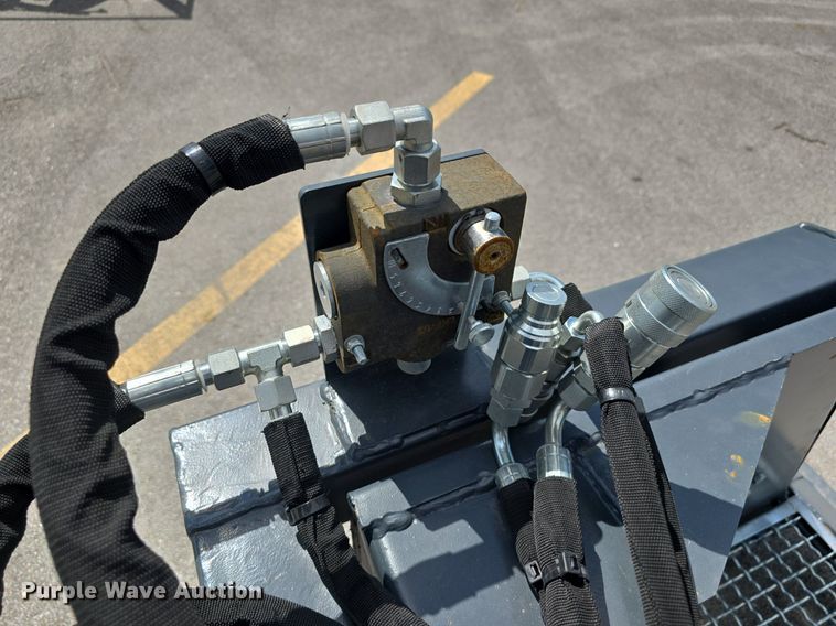 image for item DS4776 2024 Raytree RMVB72 skid steer vibrating bucket