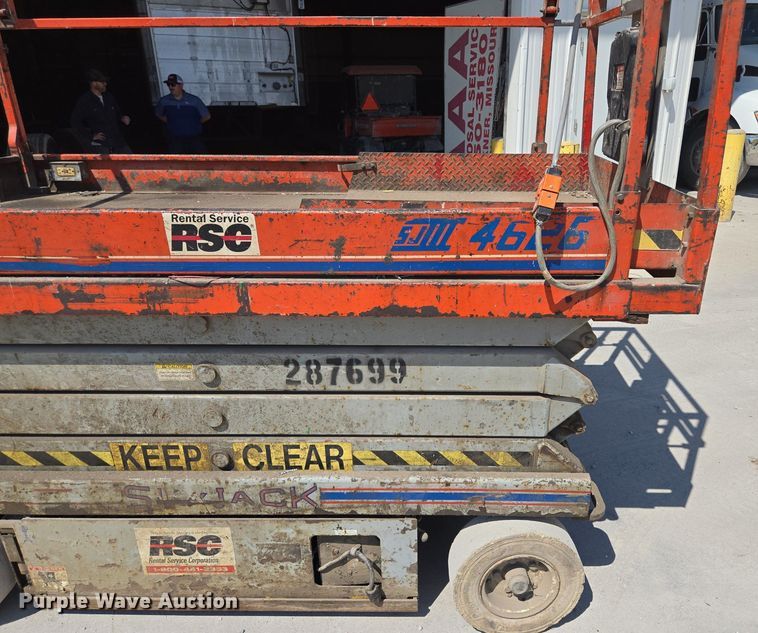 image for item DT7752 1999 Sky Jack SJIII-4626 scissor lift