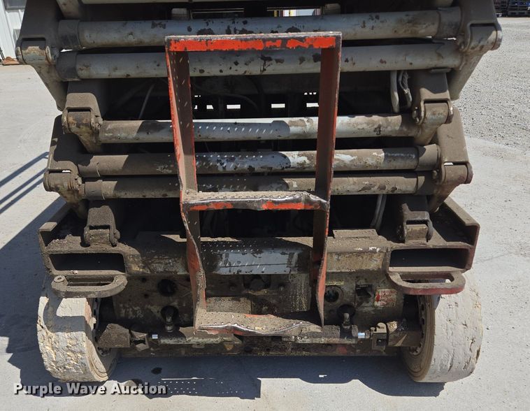 image for item DT7752 1999 Sky Jack SJIII-4626 scissor lift