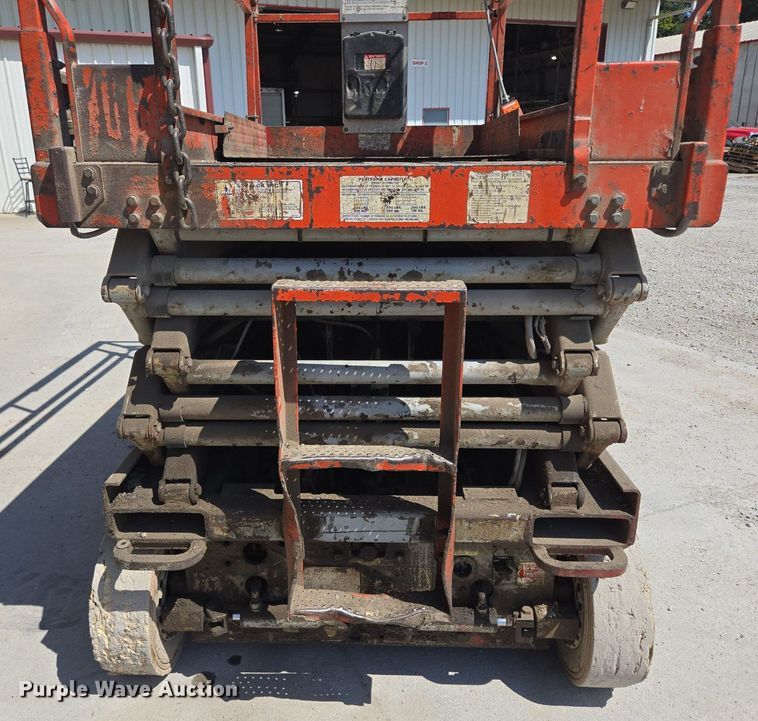 image for item DT7752 1999 Sky Jack SJIII-4626 scissor lift